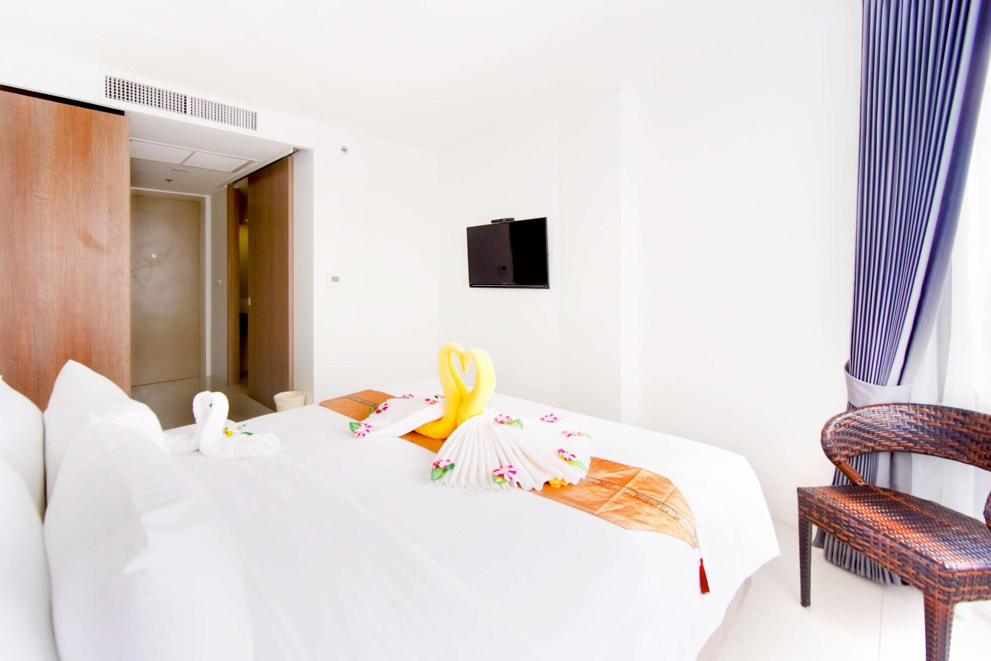 Phoenix Hotel Karon Beach Exterior foto