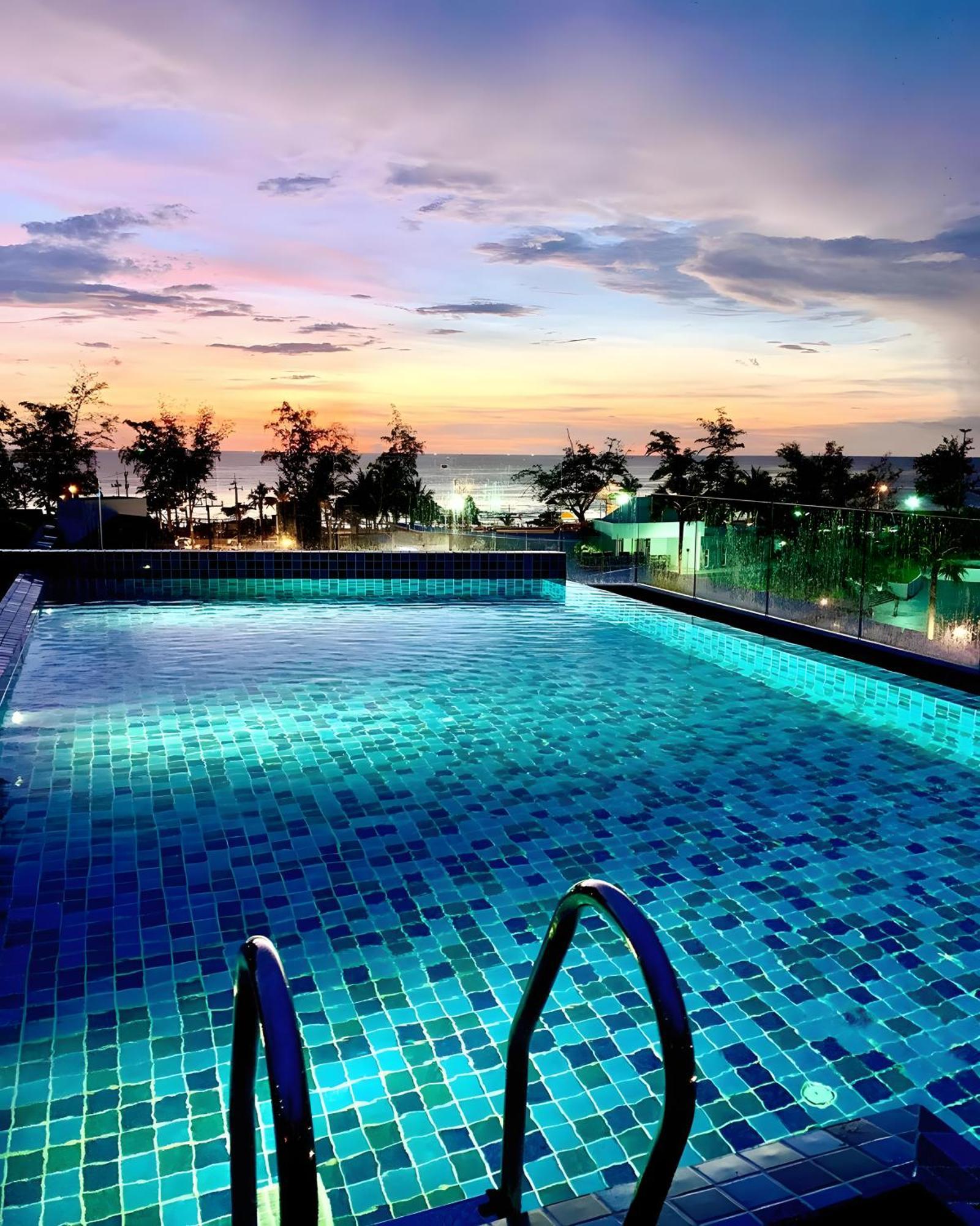 Phoenix Hotel Karon Beach Exterior foto