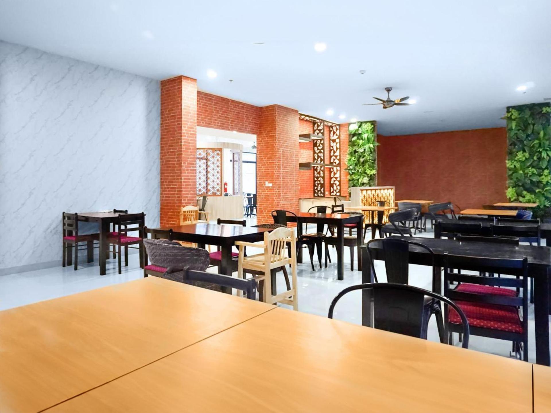 Phoenix Hotel Karon Beach Exterior foto